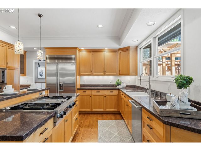 4140 MELISSA Dr, Lake Oswego, OR 97034