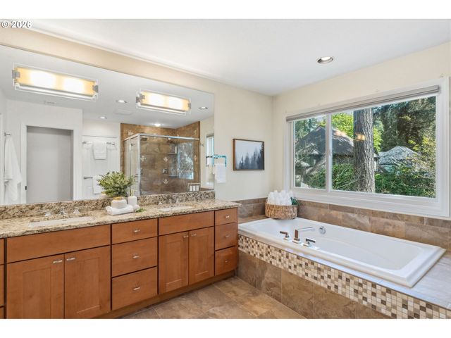 4140 MELISSA Dr, Lake Oswego, OR 97034