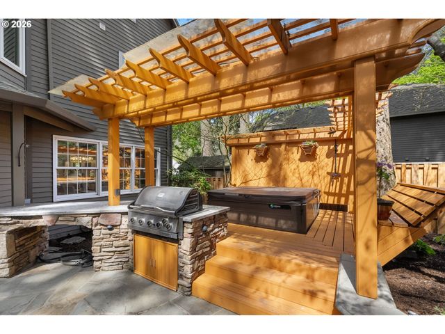 4140 MELISSA Dr, Lake Oswego, OR 97034