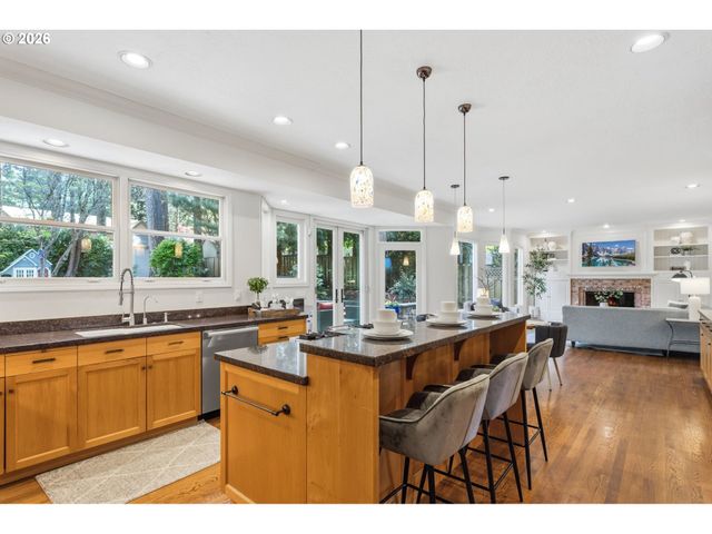 4140 MELISSA Dr, Lake Oswego, OR 97034