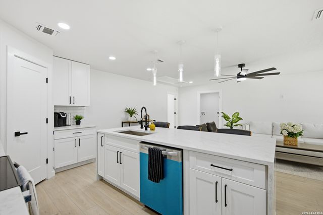 526 SPRINGWOOD LN, San Antonio, TX 78216