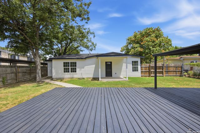 526 SPRINGWOOD LN, San Antonio, TX 78216