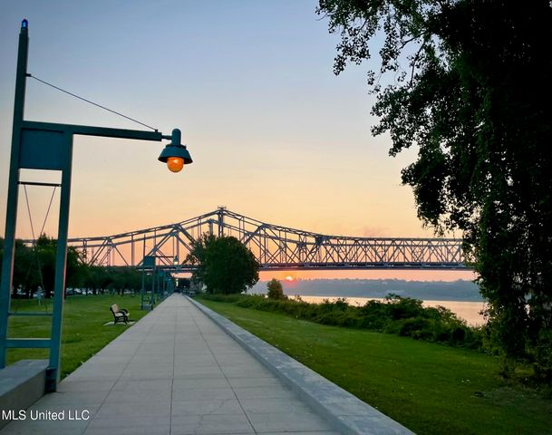 101 Riverside Street, Vidalia, LA 71373