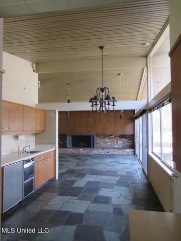 101 Riverside Street, Vidalia, LA 71373