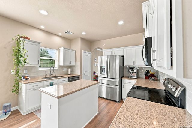 304 Tumbleweed Run, Cibolo, TX 78108