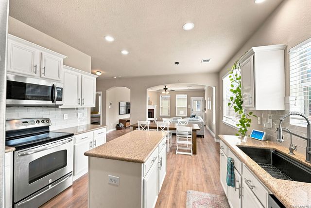 304 Tumbleweed Run, Cibolo, TX 78108