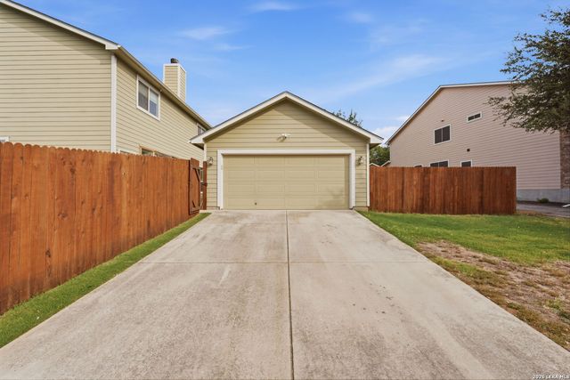 304 Tumbleweed Run, Cibolo, TX 78108