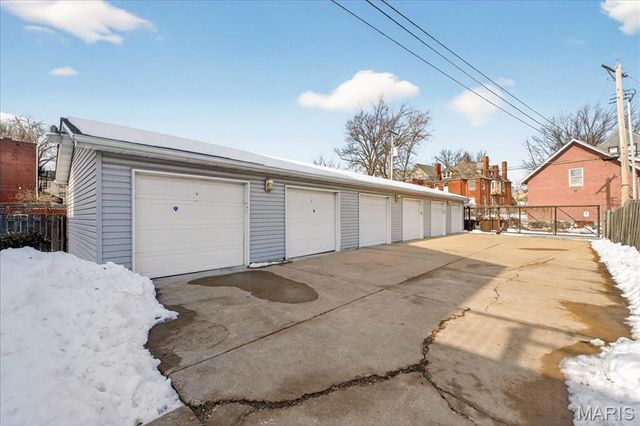 4317 Maryland Avenue 1E, St Louis, MO 63108