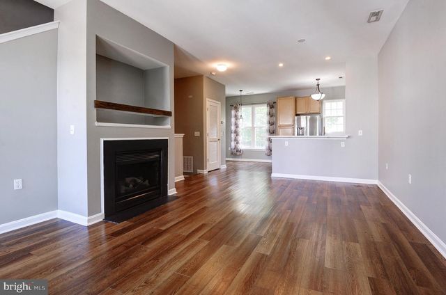 23014 FONTWELL SQ, Sterling, VA 20166