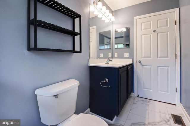 23014 FONTWELL SQ, Sterling, VA 20166