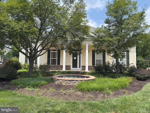 23014 FONTWELL SQ, Sterling, VA 20166