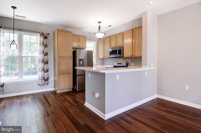 23014 FONTWELL SQ, Sterling, VA 20166
