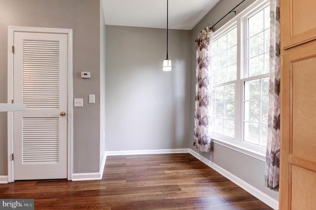 23014 FONTWELL SQ, Sterling, VA 20166
