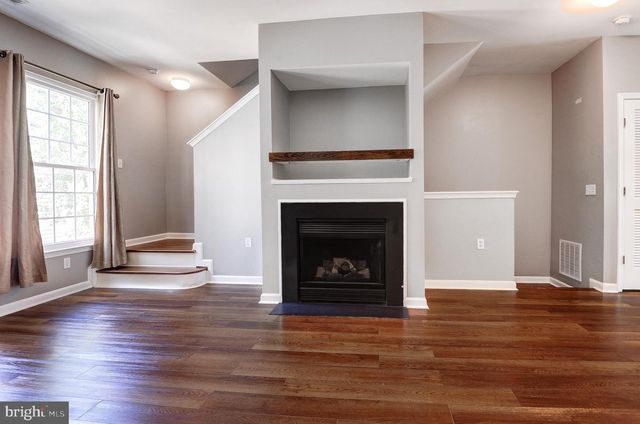 23014 FONTWELL SQ, Sterling, VA 20166