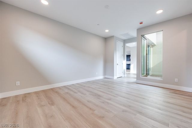 10312 Peako Hills Avenue, Las Vegas, NV 89166