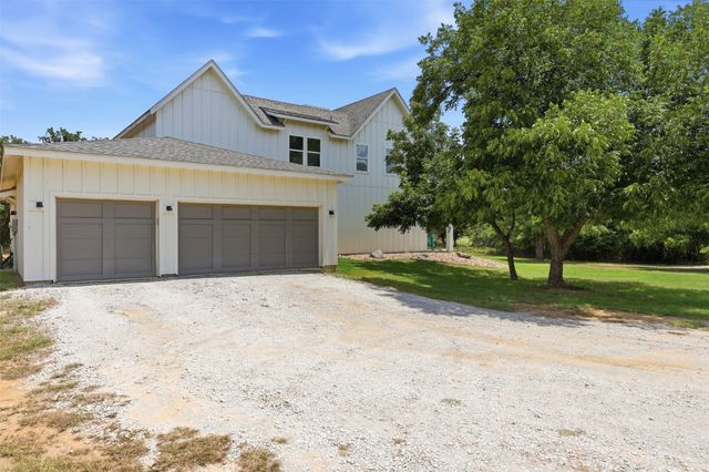 1000 Cool Ranch Lane, Millsap, TX 76066