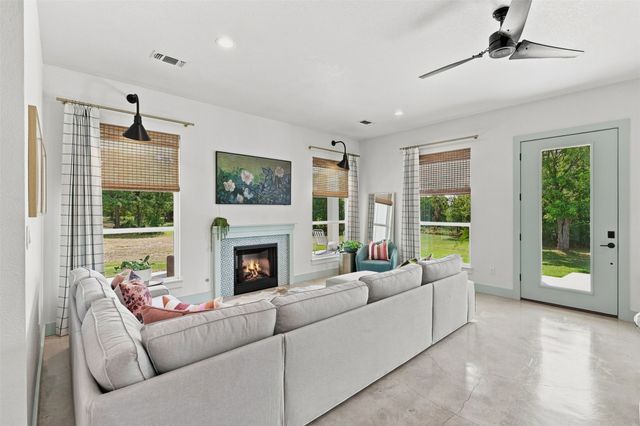 1000 Cool Ranch Lane, Millsap, TX 76066