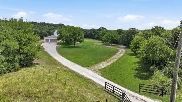 1000 Cool Ranch Lane, Millsap, TX 76066