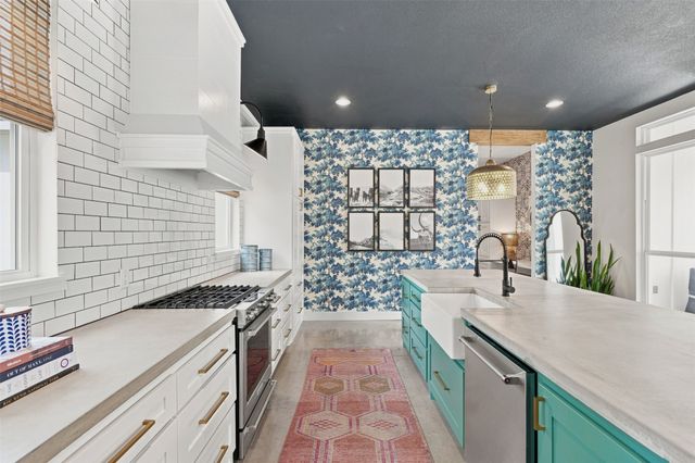 1000 Cool Ranch Lane, Millsap, TX 76066
