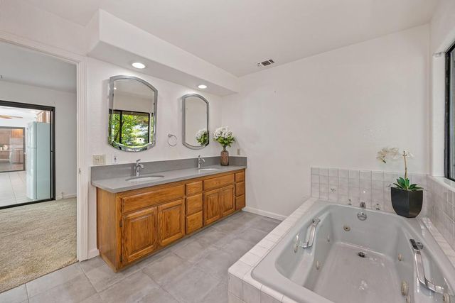 6400 Lago Cir, Rancho Murieta, CA 95683