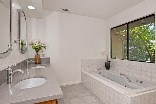 6400 Lago Cir, Rancho Murieta, CA 95683