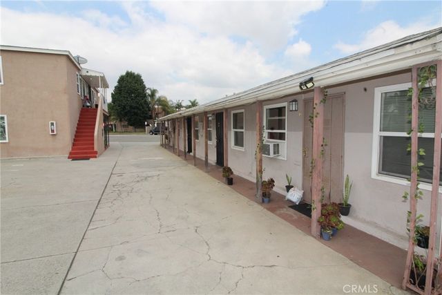 4986 Southern Avenue E, South Gate, CA 90280