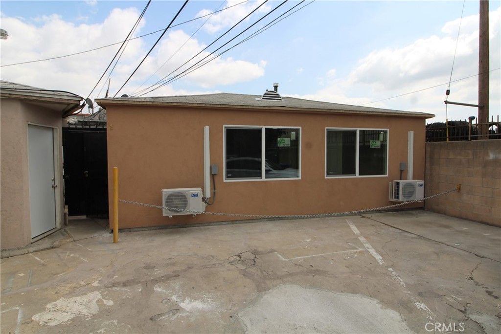 4986 Southern Avenue E, South Gate, CA 90280