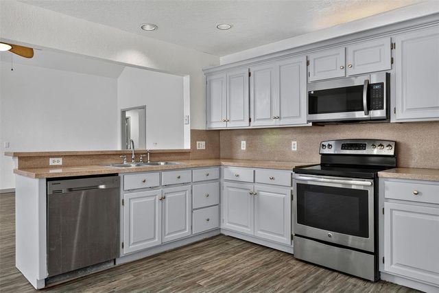 1608 Redtail Hawk, Edmond, OK 73003