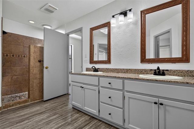 1608 Redtail Hawk, Edmond, OK 73003