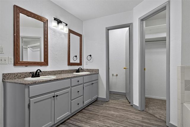 1608 Redtail Hawk, Edmond, OK 73003