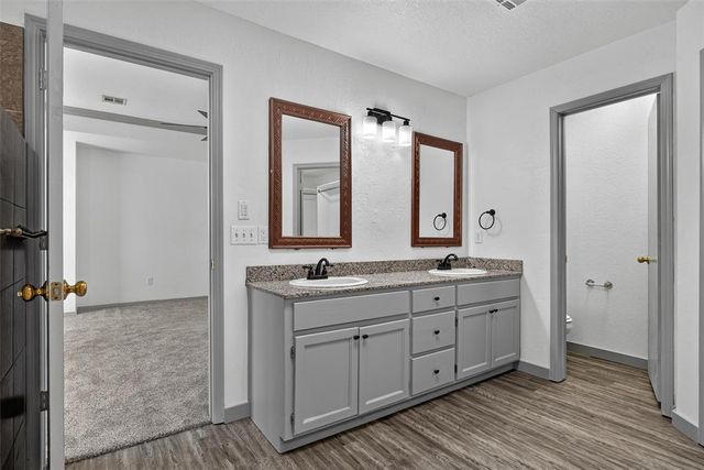 1608 Redtail Hawk, Edmond, OK 73003