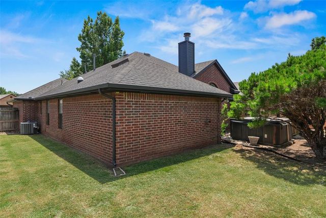 1608 Redtail Hawk, Edmond, OK 73003
