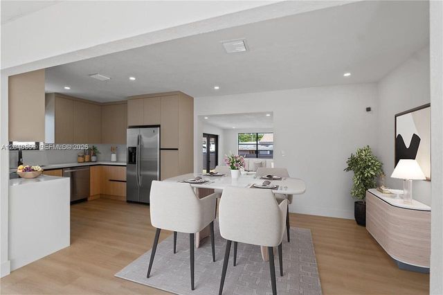 31 W 64th St, Hialeah, FL 33012
