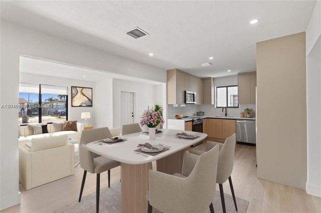 31 W 64th St, Hialeah, FL 33012
