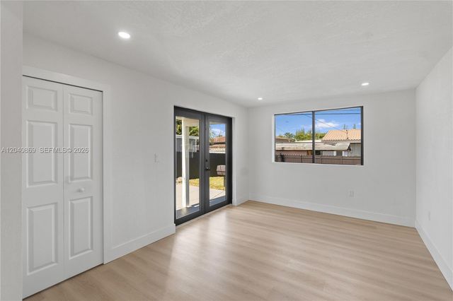 31 W 64th St, Hialeah, FL 33012