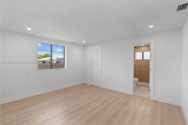 31 W 64th St, Hialeah, FL 33012