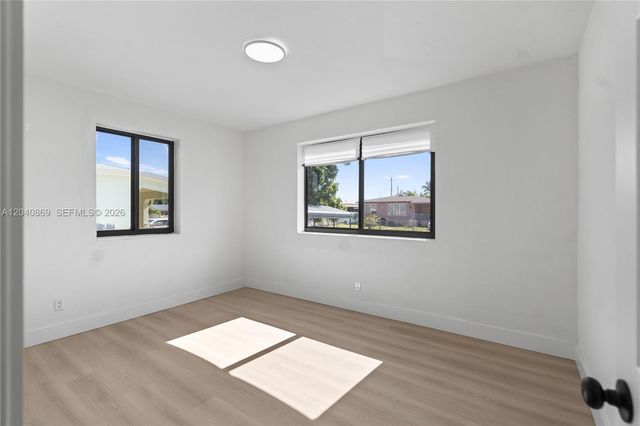 31 W 64th St, Hialeah, FL 33012
