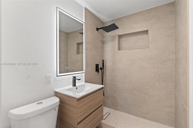 31 W 64th St, Hialeah, FL 33012