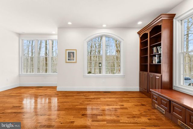 7044 ELY RD, New Hope, PA 18938