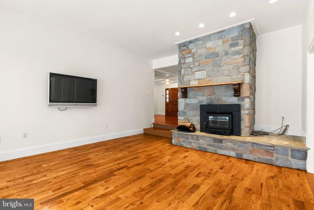 7044 ELY RD, New Hope, PA 18938