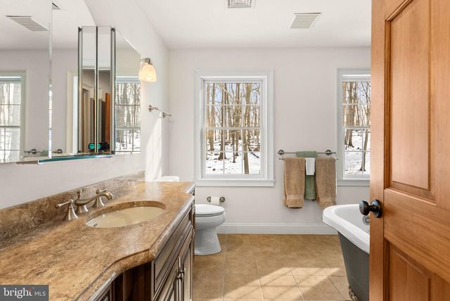 7044 ELY RD, New Hope, PA 18938