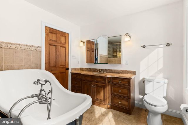 7044 ELY RD, New Hope, PA 18938