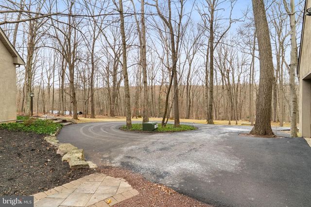 7044 ELY RD, New Hope, PA 18938