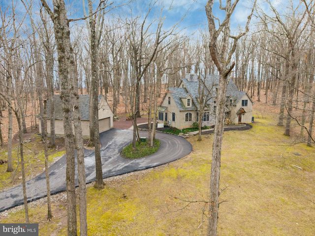 7044 ELY RD, New Hope, PA 18938