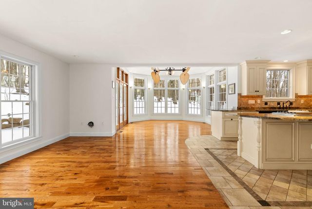 7044 ELY RD, New Hope, PA 18938