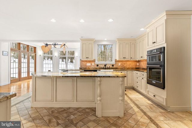 7044 ELY RD, New Hope, PA 18938