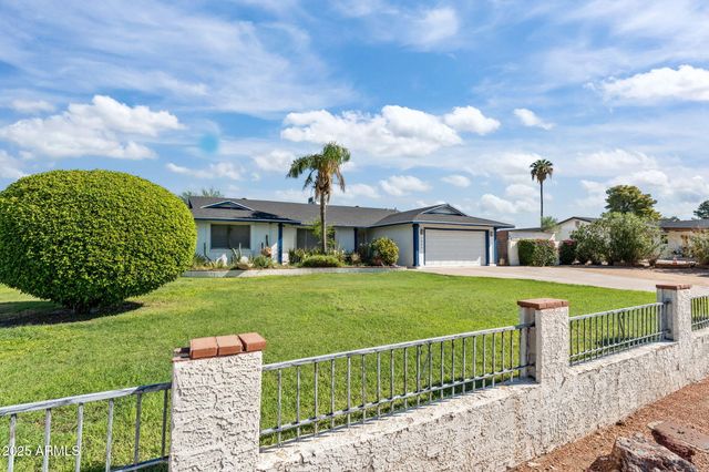 5244 W WALTANN Lane, Glendale, AZ 85306