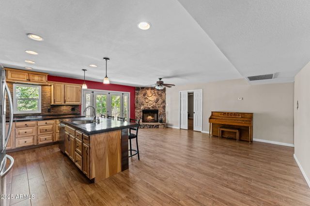 5244 W WALTANN Lane, Glendale, AZ 85306