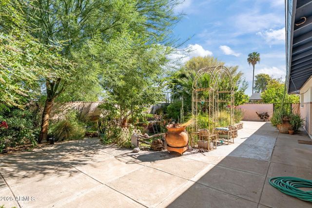 5244 W WALTANN Lane, Glendale, AZ 85306