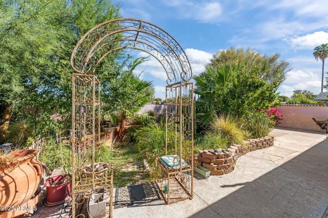 5244 W WALTANN Lane, Glendale, AZ 85306